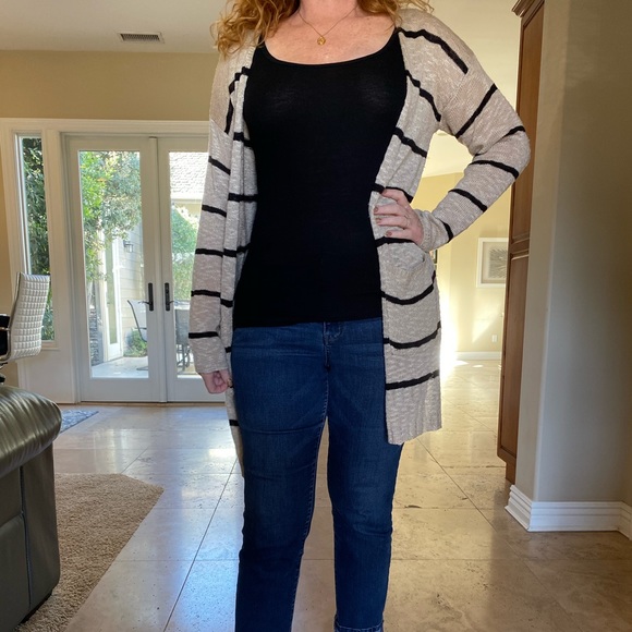 Long, open sweater - Picture 1 of 3